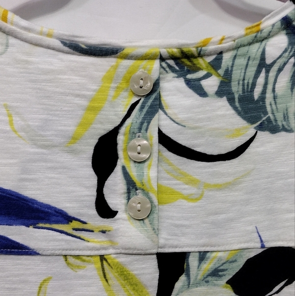 Chico's Button Back Slub Tee Women's L White Multi Textured Tropical Coastal - Picture 8 of 11